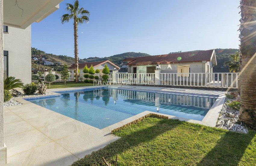 فلل بإطلالة بانورامية على البحر والطبيعة في كارجيجاك ألانيا 5