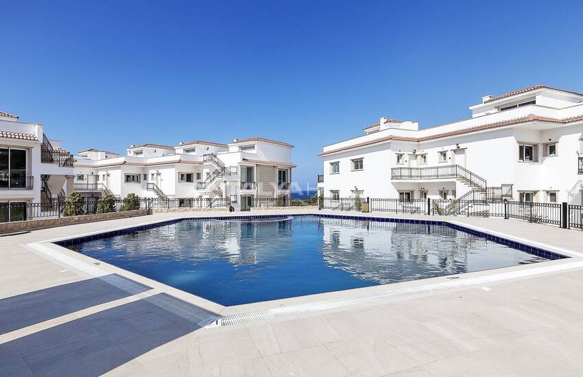 Havsutsikt Lägenheter Med Privat Strand I Kyrenia Cypern