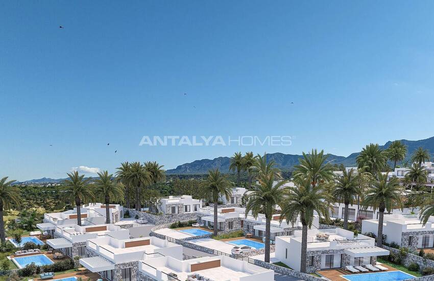 Kuzey Kıbrıs Girne'de Doğa ve Deniz Manzaralı Satılık Evler