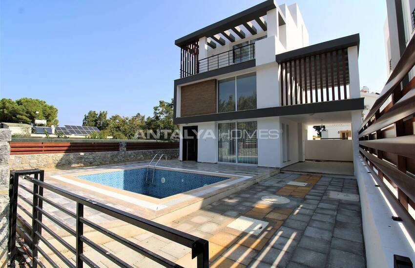 Villa's Met Privézwembad Dichtbij Het Strand In Girne, Noord-cyprus