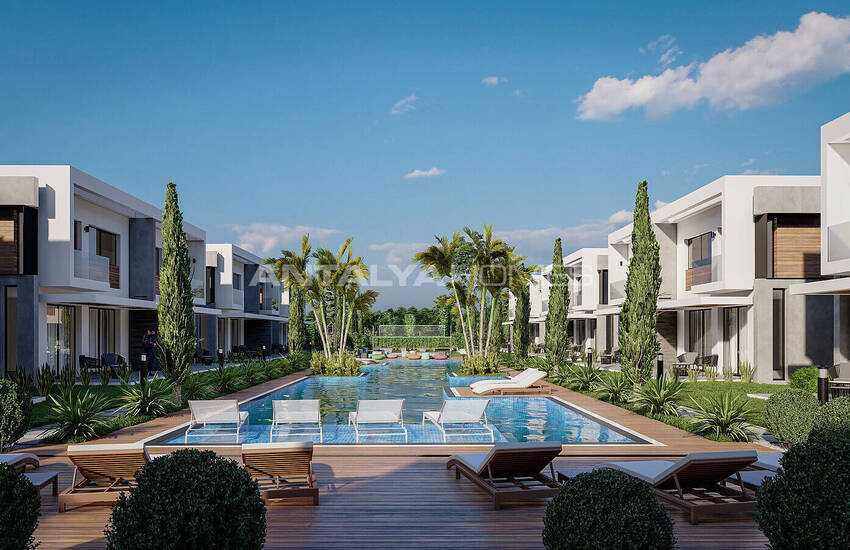 Kıbrıs Yeni Boğaziçi'nde Gelişmiş Bölgede İkiz Villalar