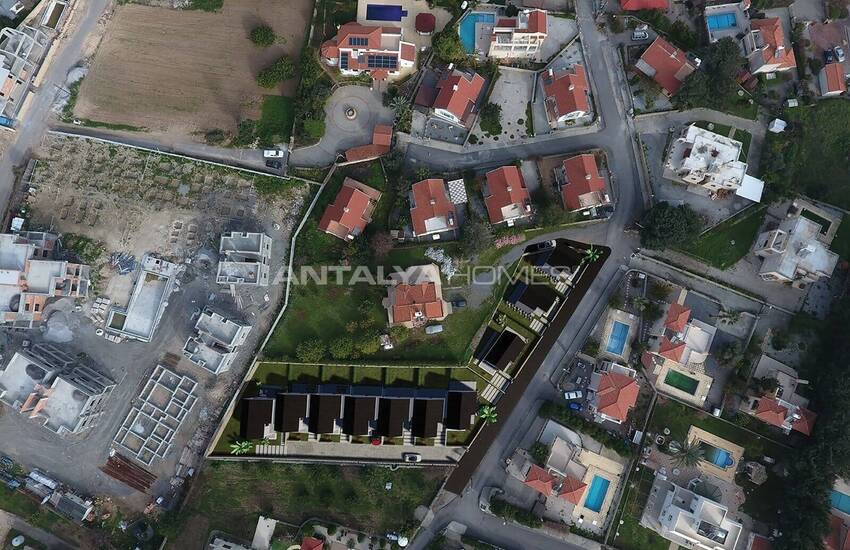 Girne'de Karşıyaka'da Plaja Yürüme Mesafesinde Villalar
