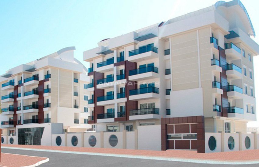 Functional Houses in the Desirable Location of Konyaalti 1