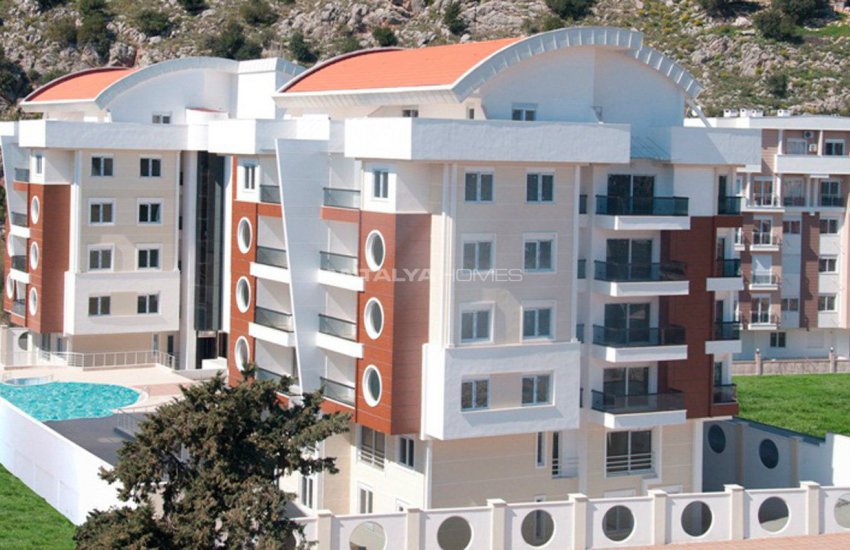 Functional Houses in the Desirable Location of Konyaalti 2