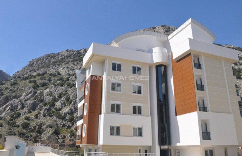 Functional Houses in the Desirable Location of Konyaalti 4
