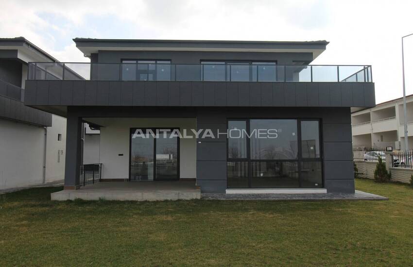 Ankara Bağlıca'da Prestijli Konumda Satılık Şık Villalar