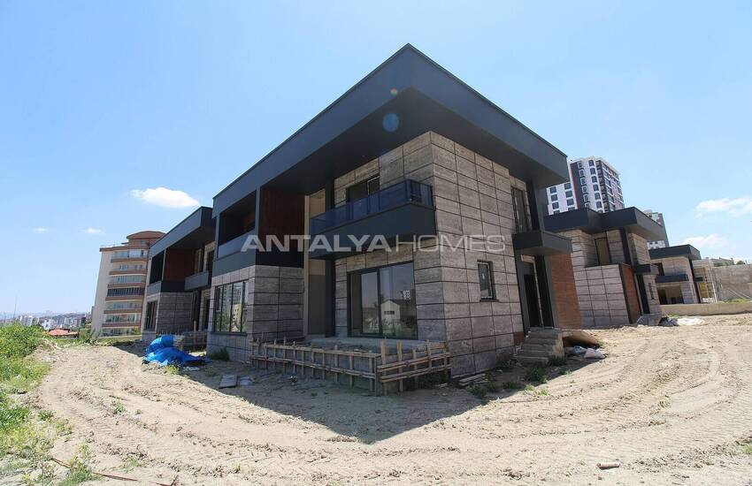 Villa's Met 4 Slaapkamers Op Een Prestigieuze Locatie In Ankara