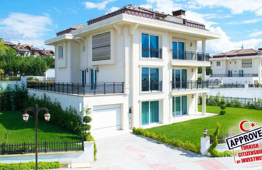 Lake View Istanbul Houses Offering Luxury and Tranquil Life