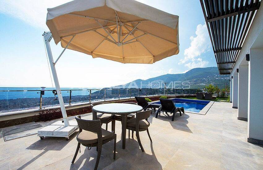 Quality Houses with Magnificent View in Alanya 12