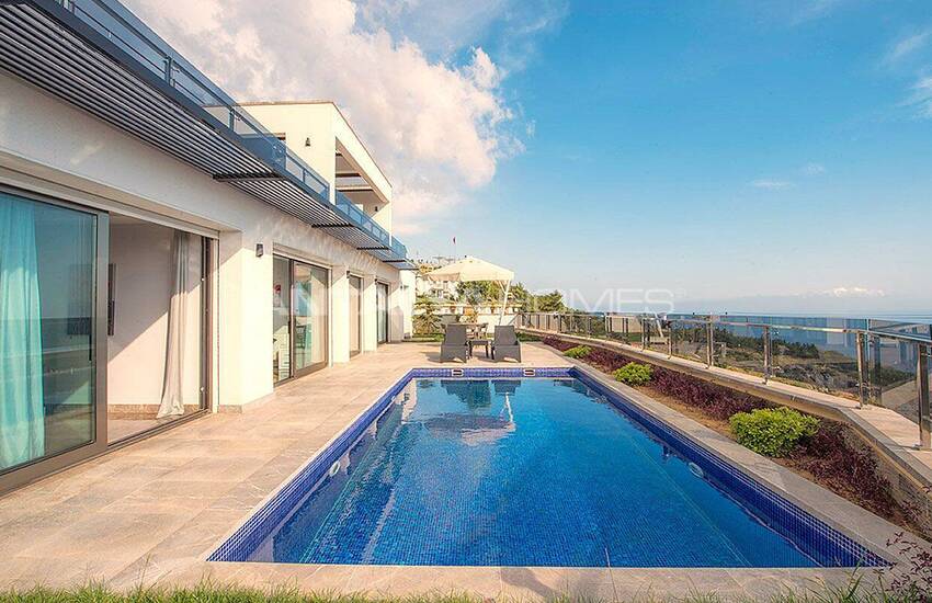 Quality Houses with Magnificent View in Alanya 3