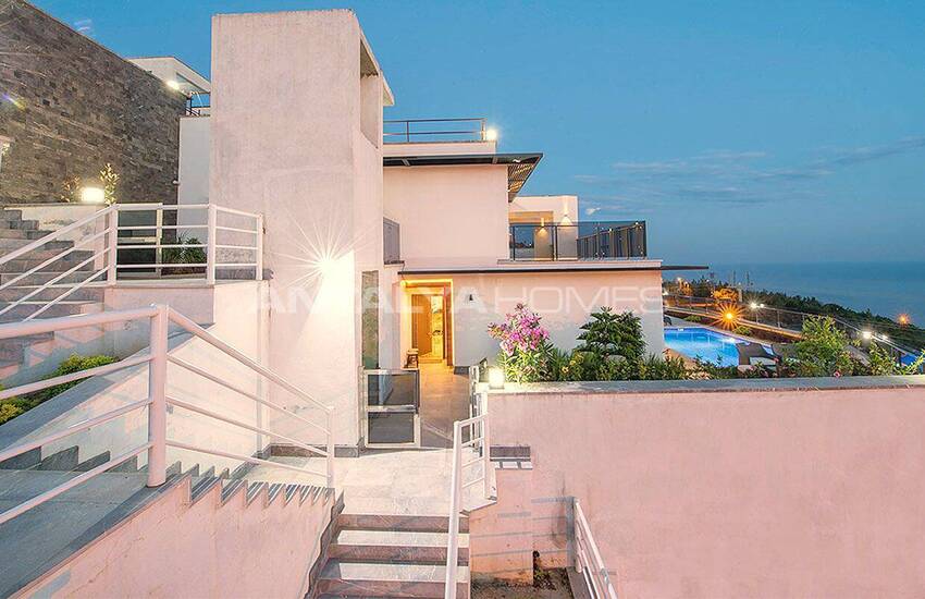 Quality Houses with Magnificent View in Alanya 5