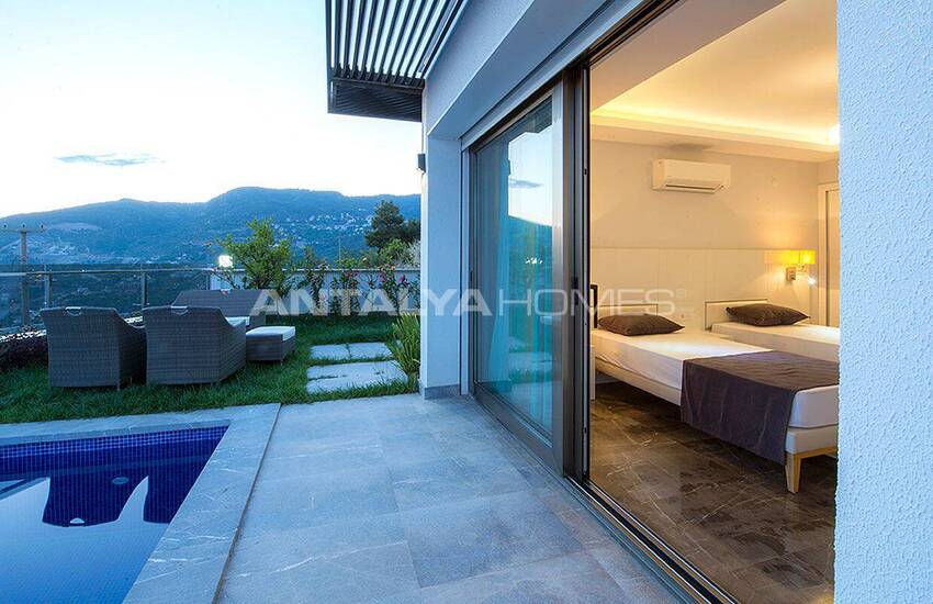 Quality Houses with Magnificent View in Alanya 9