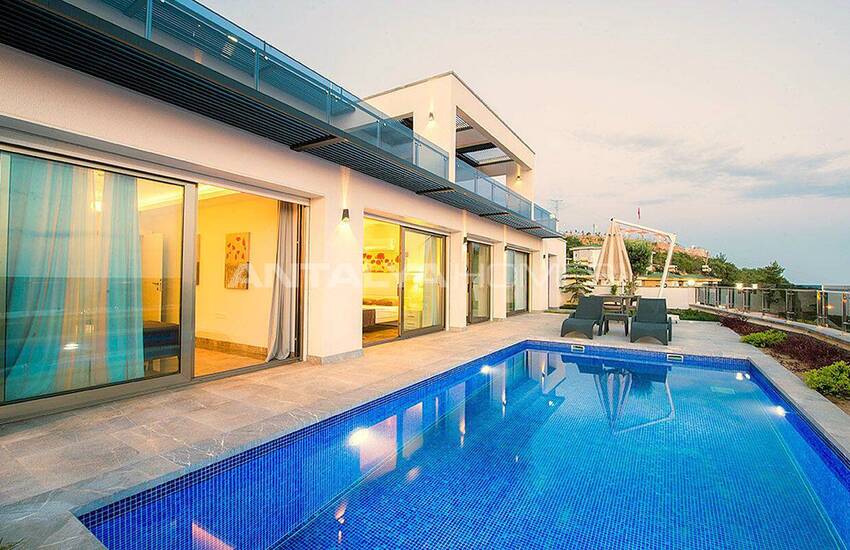 Quality Houses with Magnificent View in Alanya 1