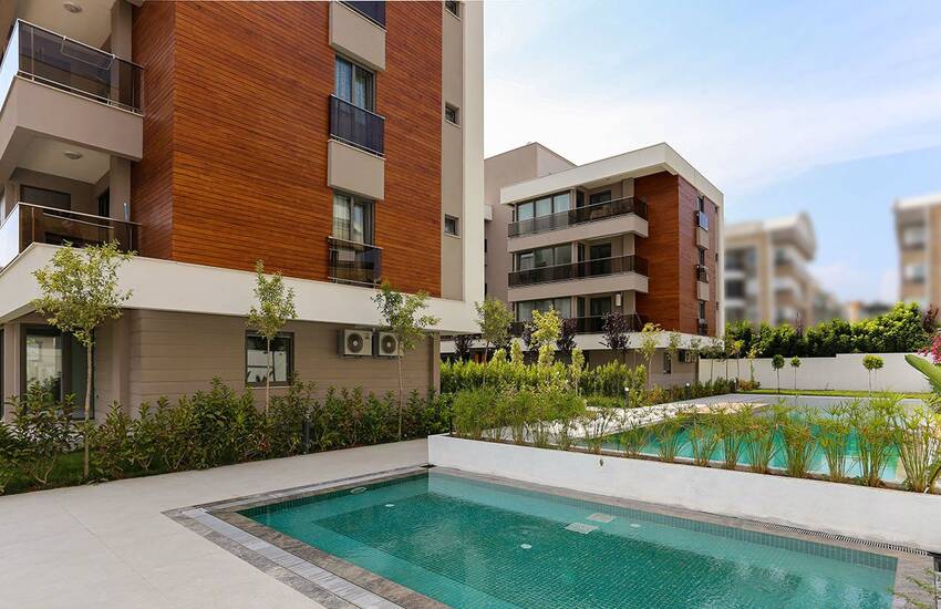 آپارتمان طراحی شده با وسایل درجه یک در کنییالتی آنتالیا