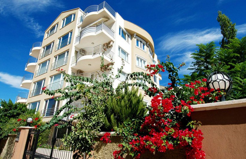 Antalya Property with Roomy Balconies in Konyaalti 7