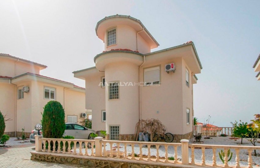 Sea View Detached Villas with a Spacious Terrace in Alanya 2