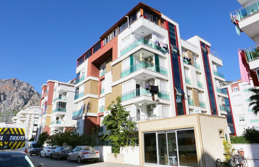 Luxurious Apartments with Mountain View in Konyaalti 1