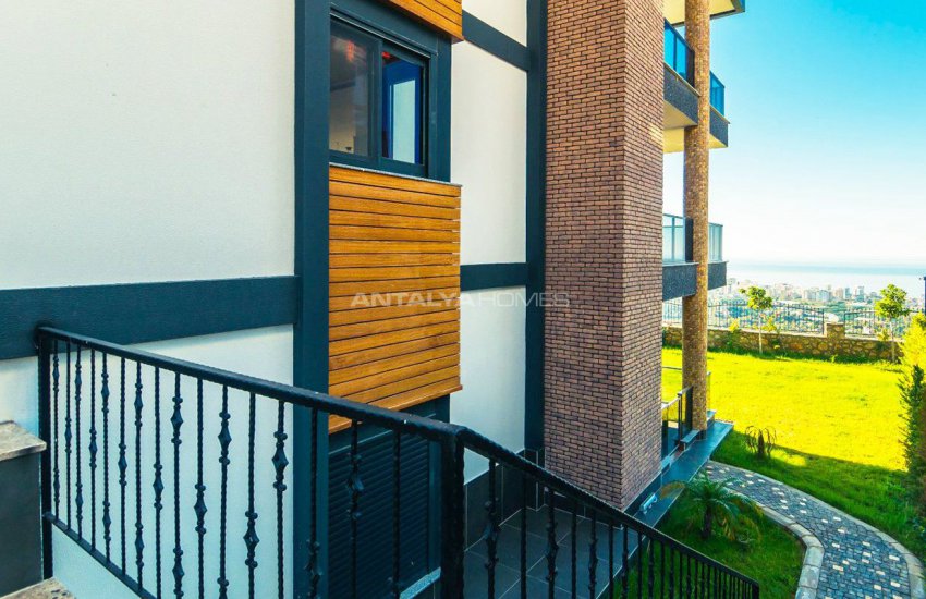 Glorious Sea and Castle View Triplex Villa in Alanya 12