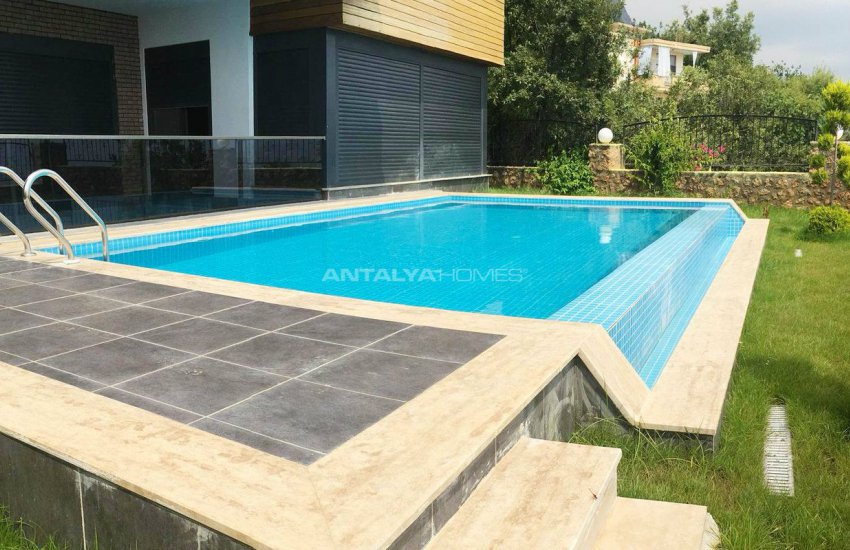 Glorious Sea and Castle View Triplex Villa in Alanya 17