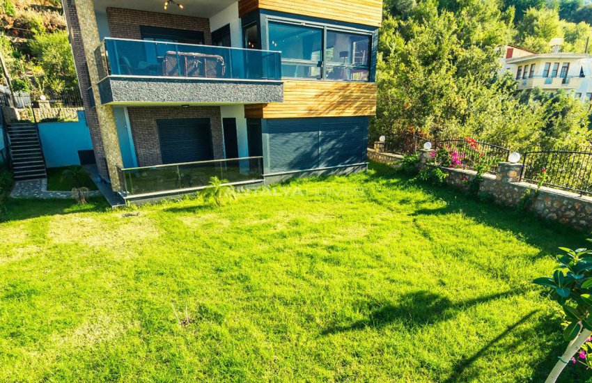 Glorious Sea and Castle View Triplex Villa in Alanya 3