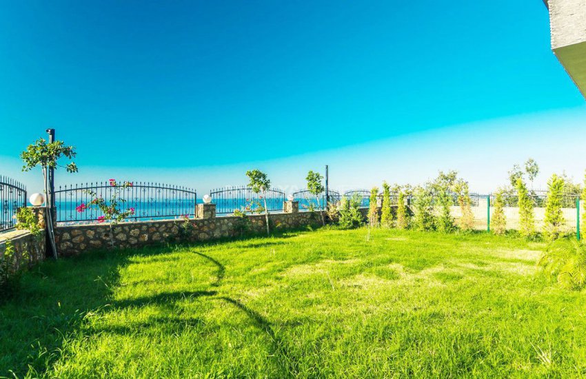 Glorious Sea and Castle View Triplex Villa in Alanya 6