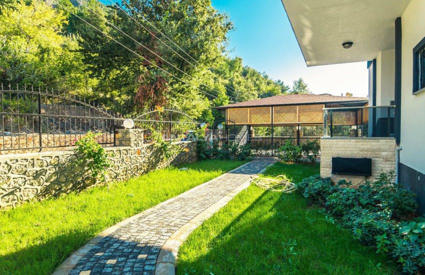 Glorious Sea and Castle View Triplex Villa in Alanya 8