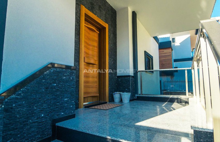 Glorious Sea and Castle View Triplex Villa in Alanya 10