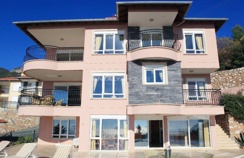 Family-sized Villa with Private Swimming Pool in Alanya 2