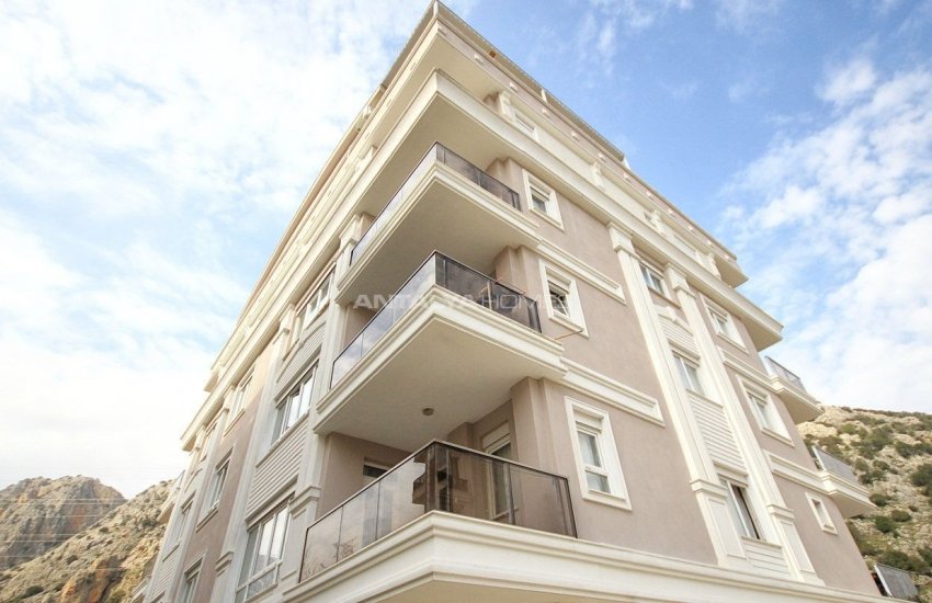 Hasan Bey Apartmanı 8