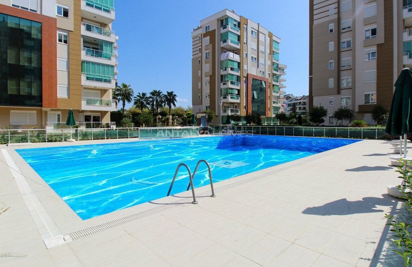 Lara'da Lüks Site Özelliklerine Sahip Satılık Daire 5