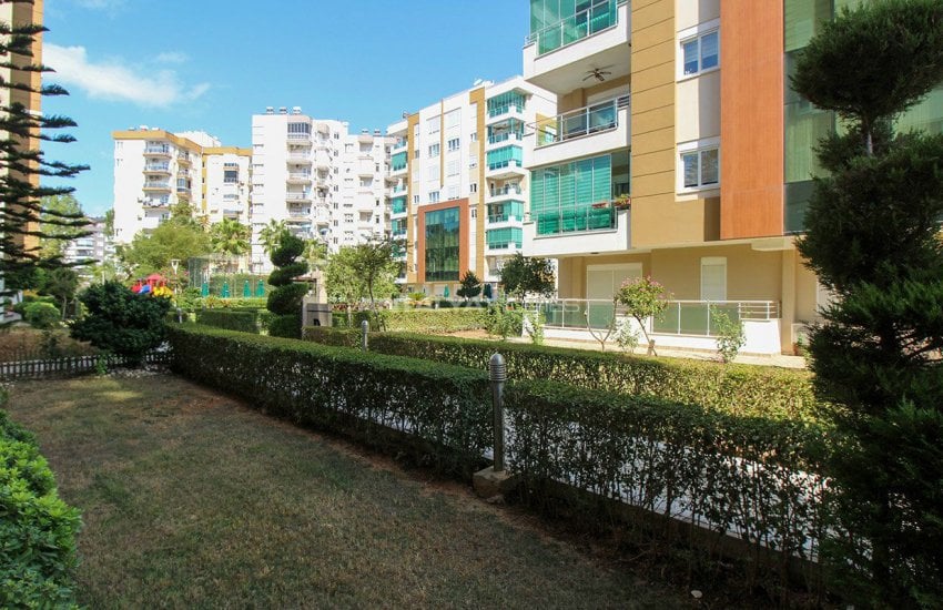 Lara'da Lüks Site Özelliklerine Sahip Satılık Daire 6