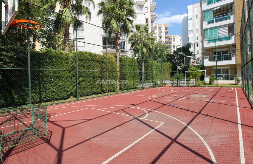 Lara'da Lüks Site Özelliklerine Sahip Satılık Daire 8