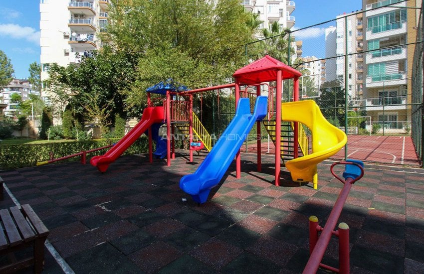 Lara'da Lüks Site Özelliklerine Sahip Satılık Daire 9