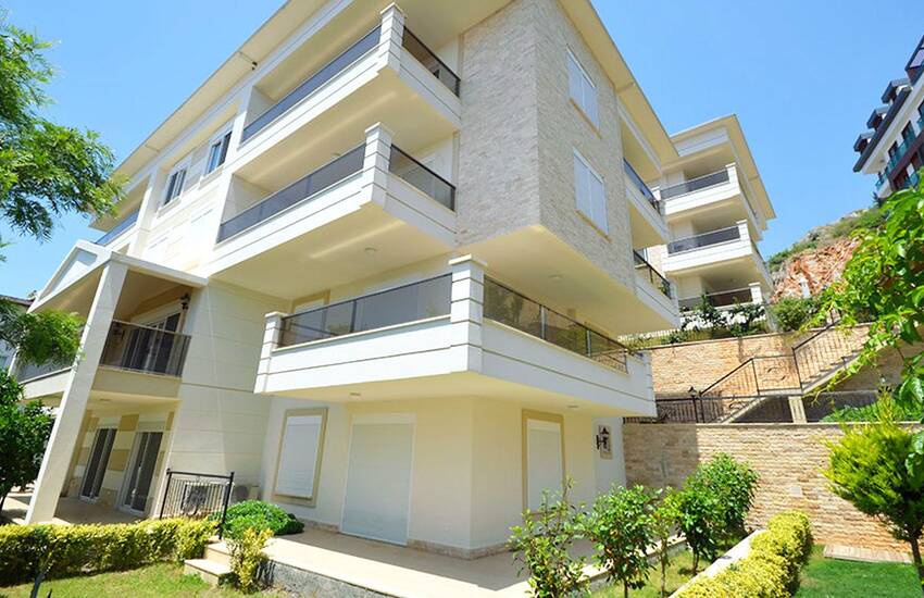 Centrally Located Sea View Apartments in Alanya 1