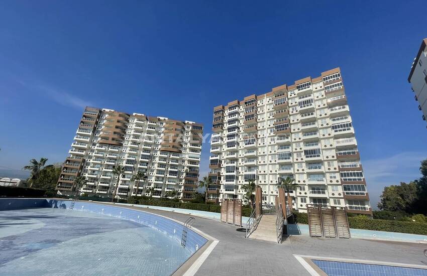 Zeezicht Appartementen In Complex Met Zwembad In Erdemli Mersin