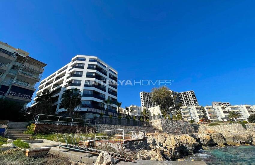 Properties in Boutique Complex with Private Pier in Mersin Ayas 1