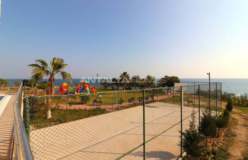 Квартиры в Комплексе с Личным Пляжем и Аквапарком в Мерсине 4