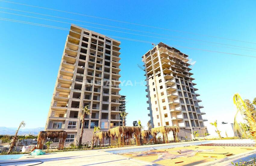 Apartments Offering Extensive Social Facilities in Mersin