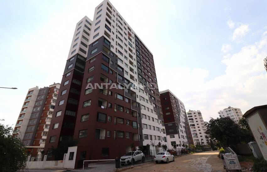 Mersin Yenişehir'de Şehir Manzaralı Satılık Daireler 3