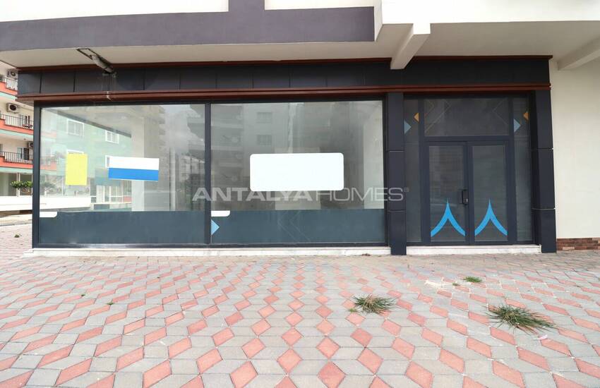 Centrally-located Shop Close to the Main Road in Mersin Erdemli 1