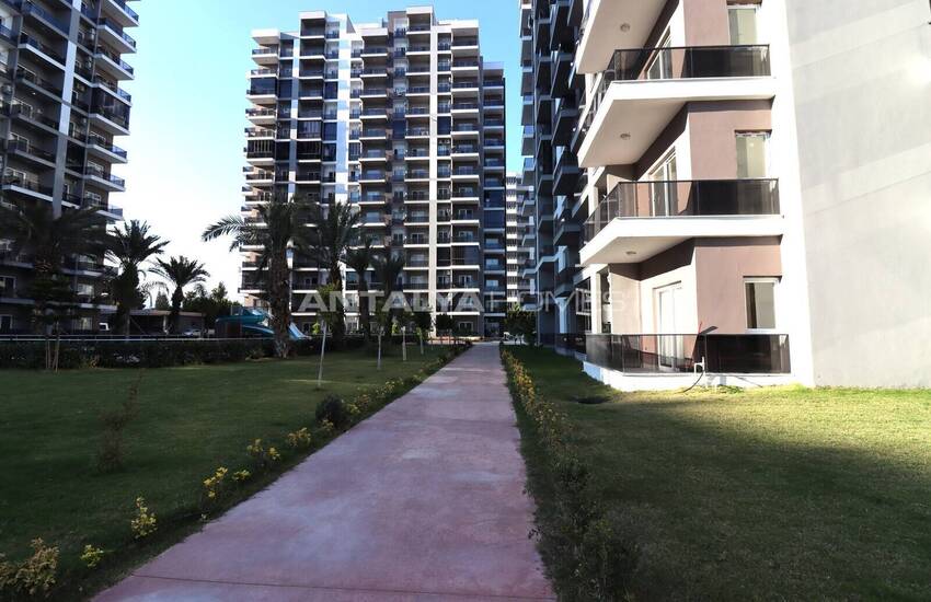 Mersin Tece'de Aquaparklı Site İçerisinde Şık Daireler 8