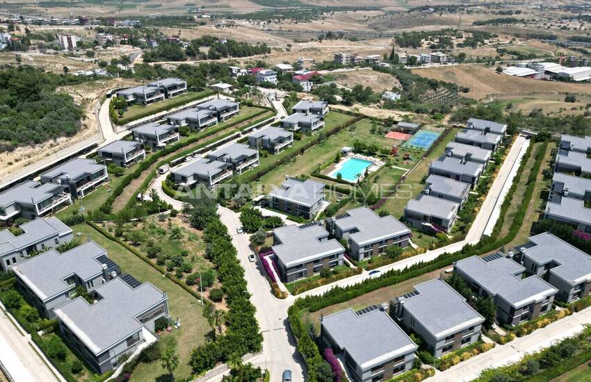 آپارتمان شیک 4 خوابه آماده تحویل در مرسین 4