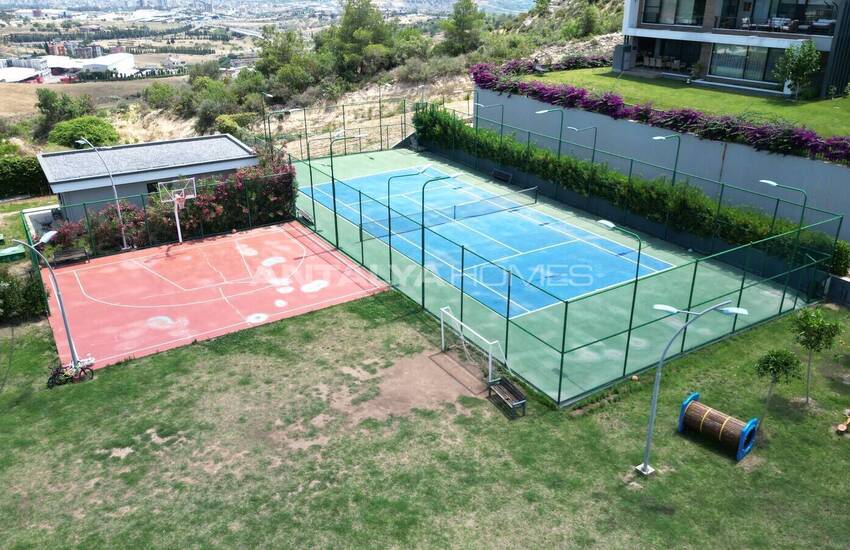 آپارتمان شیک 4 خوابه آماده تحویل در مرسین 12