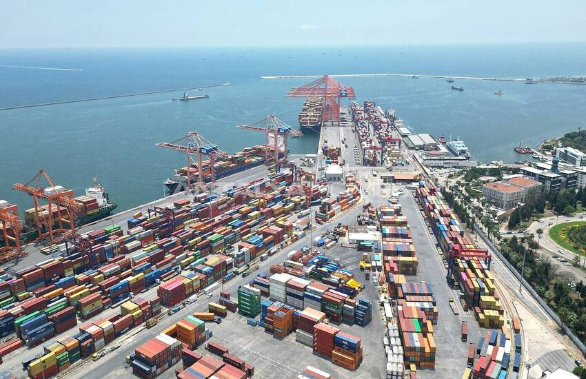 Företag Med Rymlig Användning Motsätter Sig Mersins Hamn 1