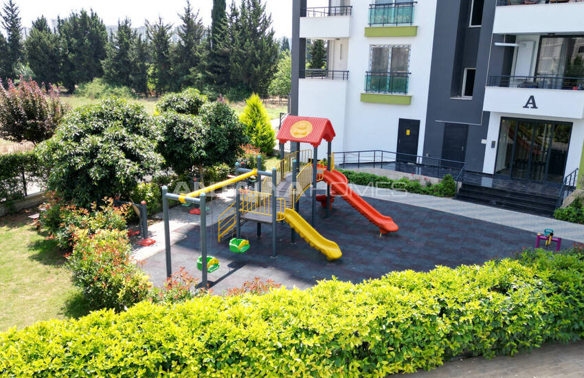 Tece'de Plaja Yürüme Mesafesinde Ebeveyn Banyolu Daireler 2