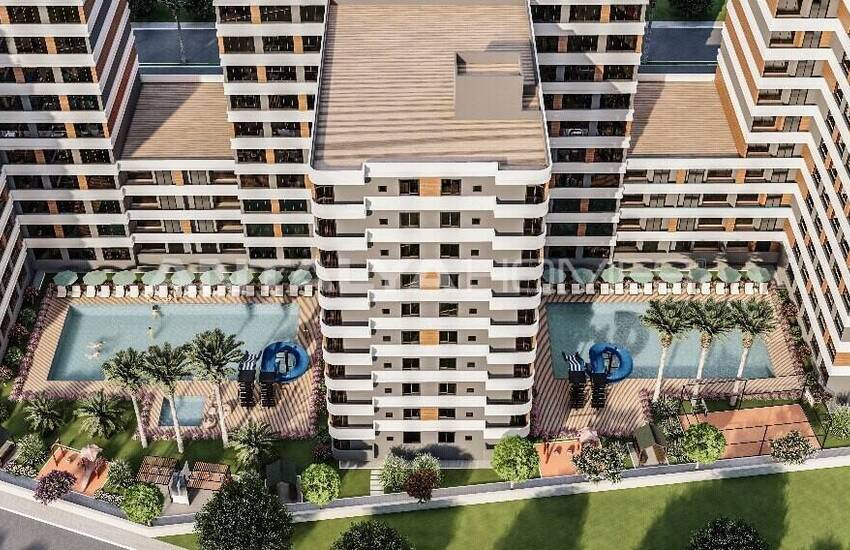 Nature and City Views Flats in a Complex in Mersin Tomuk
