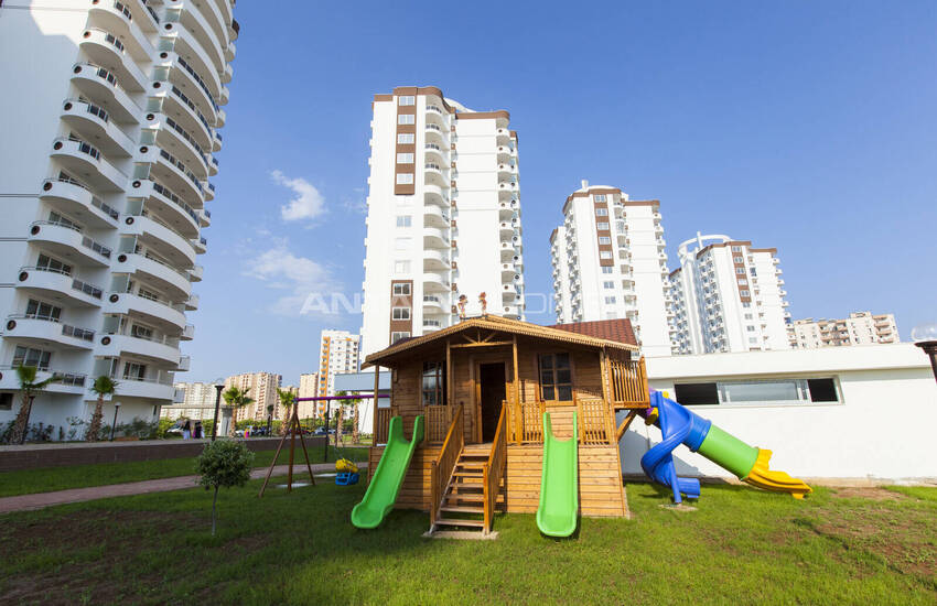 Apartments in Comprehensive Project Close to Sea in Mersin 3