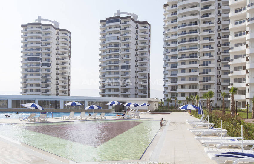 Apartments in Comprehensive Project Close to Sea in Mersin 4