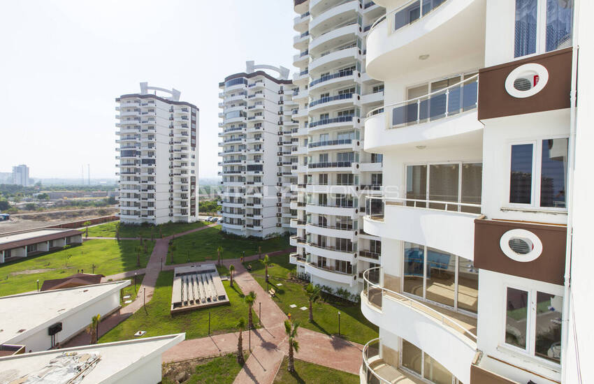 Apartments in Comprehensive Project Close to Sea in Mersin 5