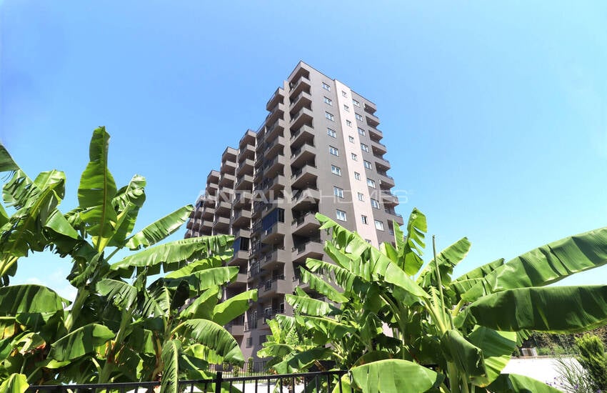 Flats with Partial Sea Views in Mersin Erdemli 1